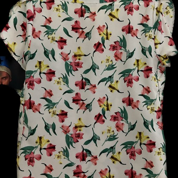 Like new condition, lovely top! - Picture 3 of 3